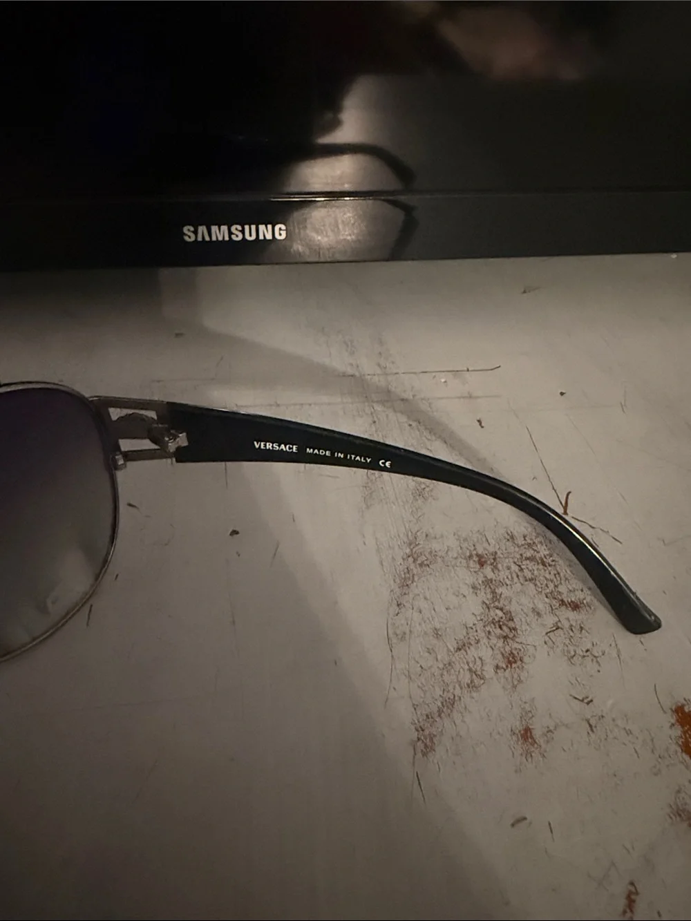 Aviator Sunglasses with Dark Gray Lenses